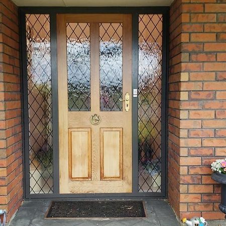 Ballymena Carterton エクステリア 写真